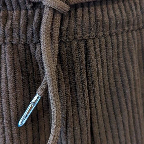 Brown Cargo Style Sweats Size Men's Medium NWOT - Picture 6 of 8